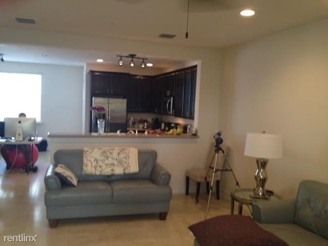 Building Photo - 109 E Coda Cir