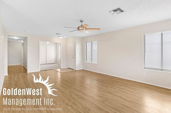 Building Photo - Spacious 3Bdm 2Ba Home in Quiet Neighborhood!