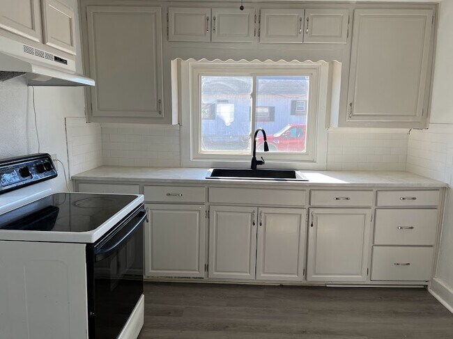 Foto del edificio - 822 Reddick St