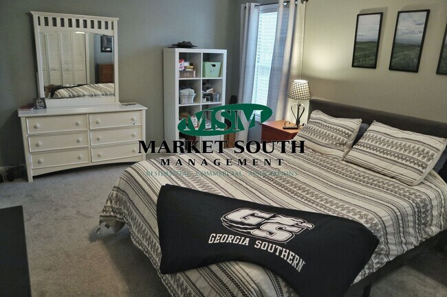 Foto del edificio - CUTE AND COZY THREE BEDROOM