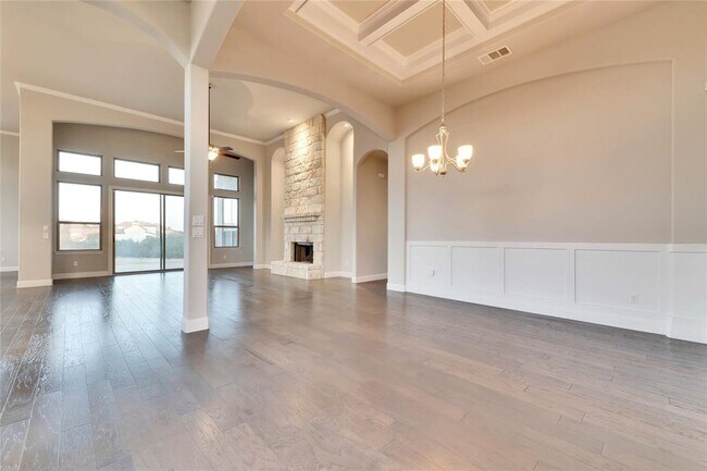 Building Photo - 121 Bluff Woods Dr