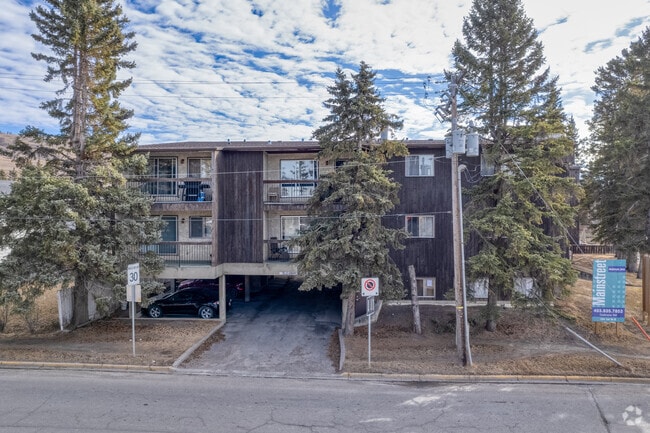 Photo du bâtiment - Cochrane 104