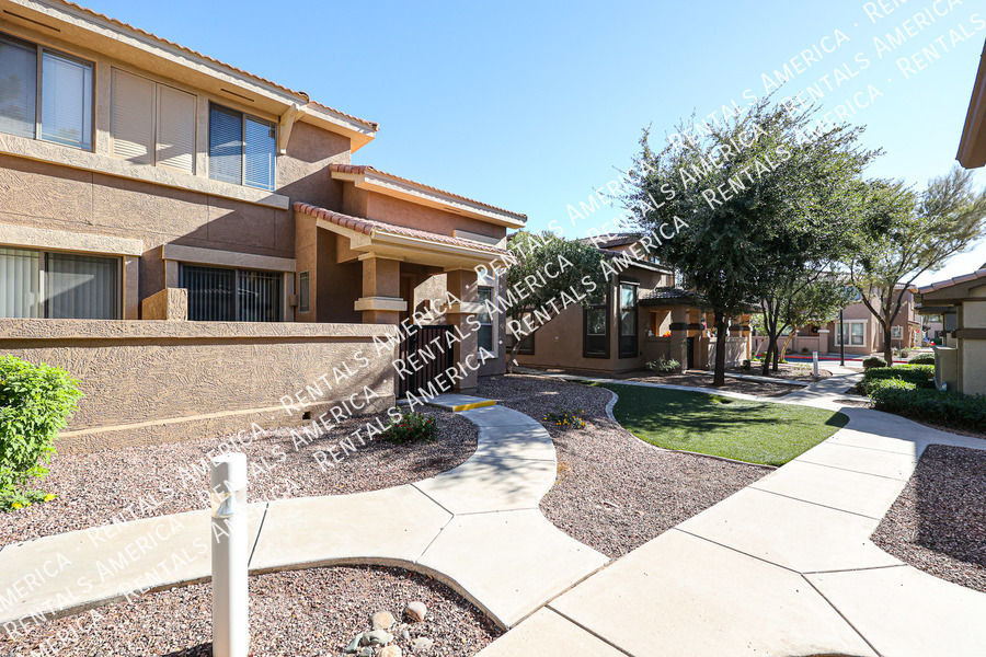 Foto principal - Gated - Beautiful Two-Story Condo w/ Garage!