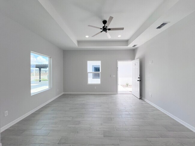 Foto del edificio - 404 N Alexandrite Ave