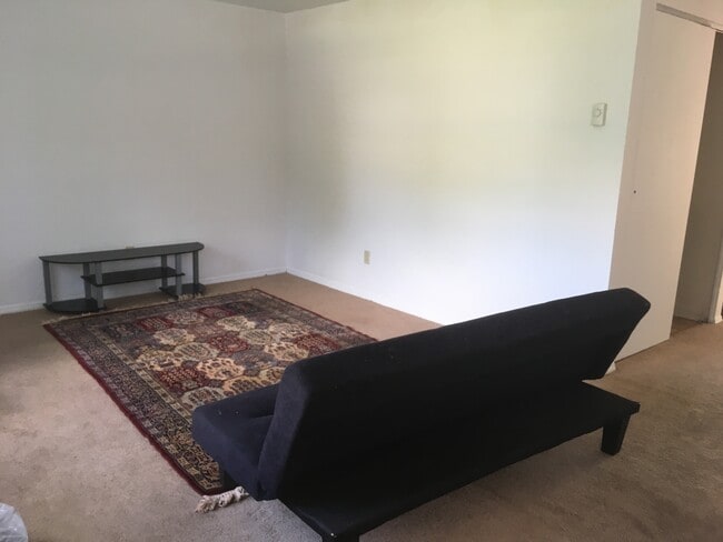 Building Photo - 804 S College Ave