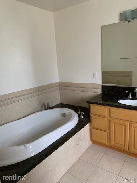 Building Photo - 3 br, 2.5 bath Condo - 509 W Duarte Rd Unit 2