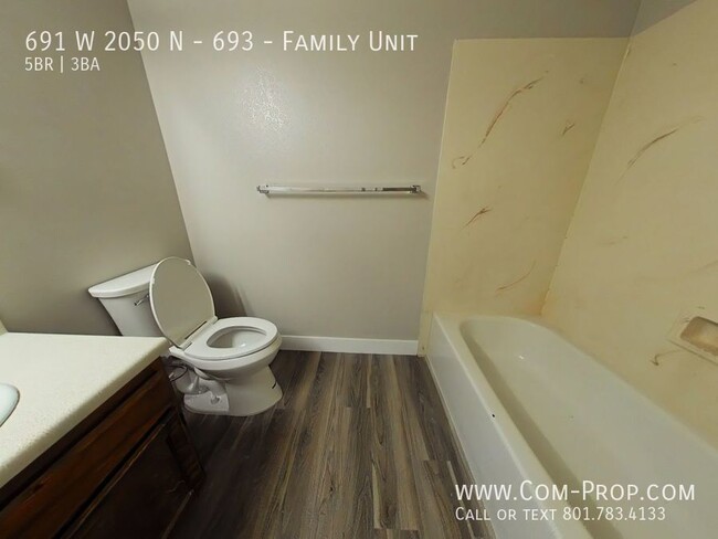 Building Photo - 691 W 2050 N