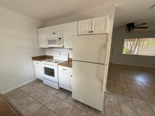 Foto del edificio - 2512 51st Ave Terrace W