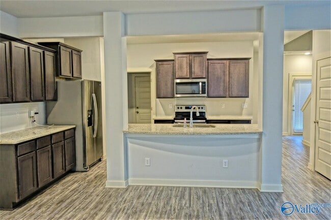 Foto del edificio - 6604 Cotton Crk Rd NW