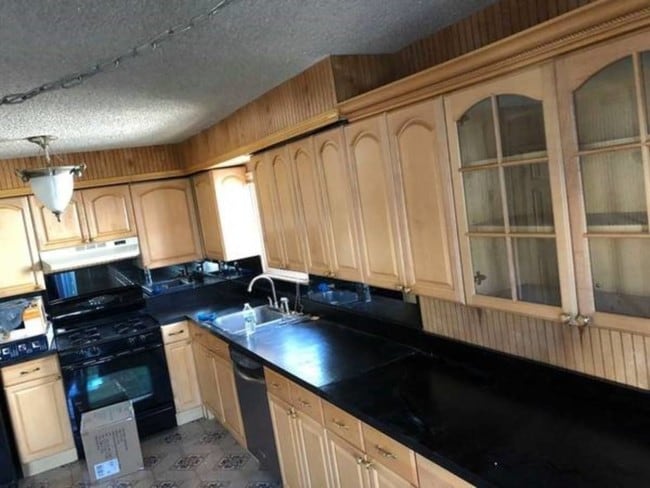 Building Photo - 289 Merrymount St