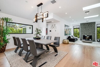 Building Photo - 13378 Contour Dr