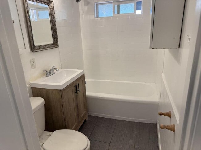 Building Photo - 405 San Pablo Dr