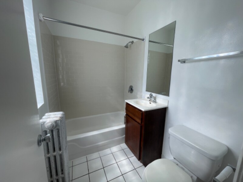 Foto del edificio - 4756 N Maplewood Ave