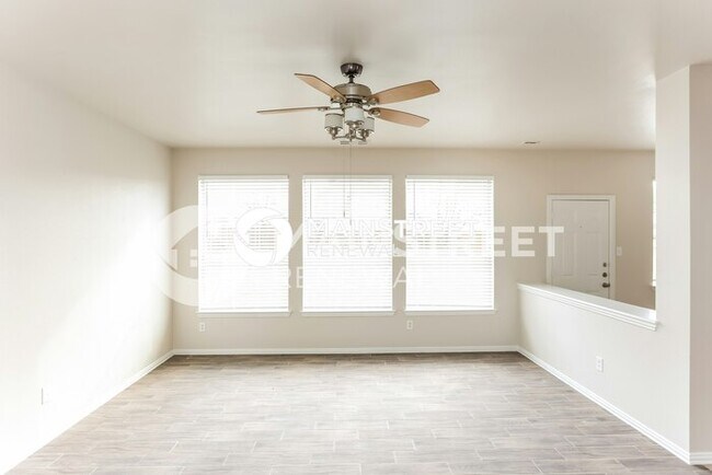 Foto del edificio - 4 Bedroom Pet-Friendly Home in Cedar Hill, TX with Main Street Renewal
