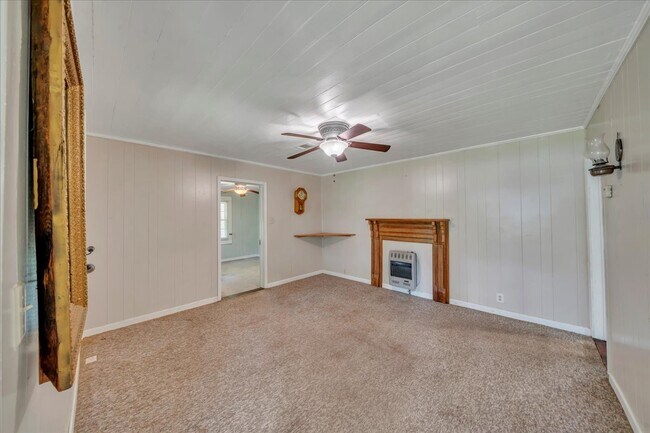 Foto del edificio - 601 Travelers Rest Rd