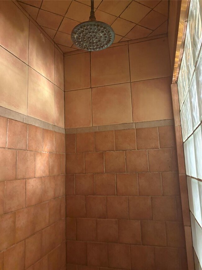 Foto del edificio - 2712 Whitis Ave