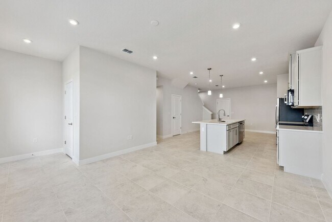 Foto del edificio - Brand New Construction 3b/2.5ba + 2-Car Garage in Debary