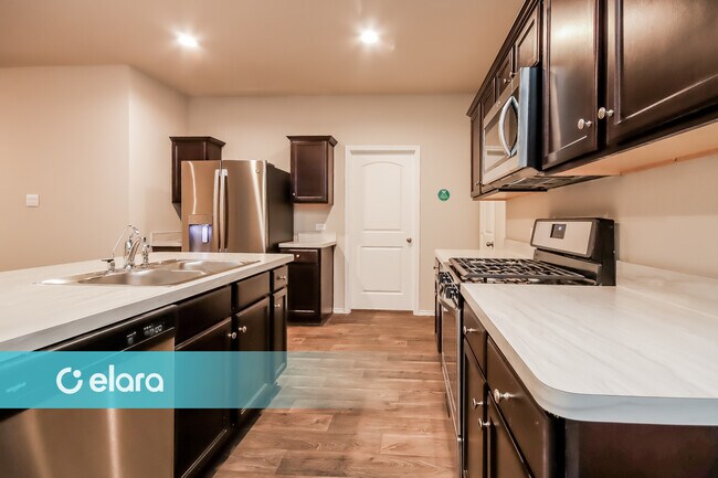 Foto del edificio - 2438 HARTSEL FOREST TRL