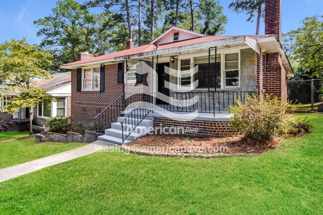 Building Photo - 2234 Margurette St