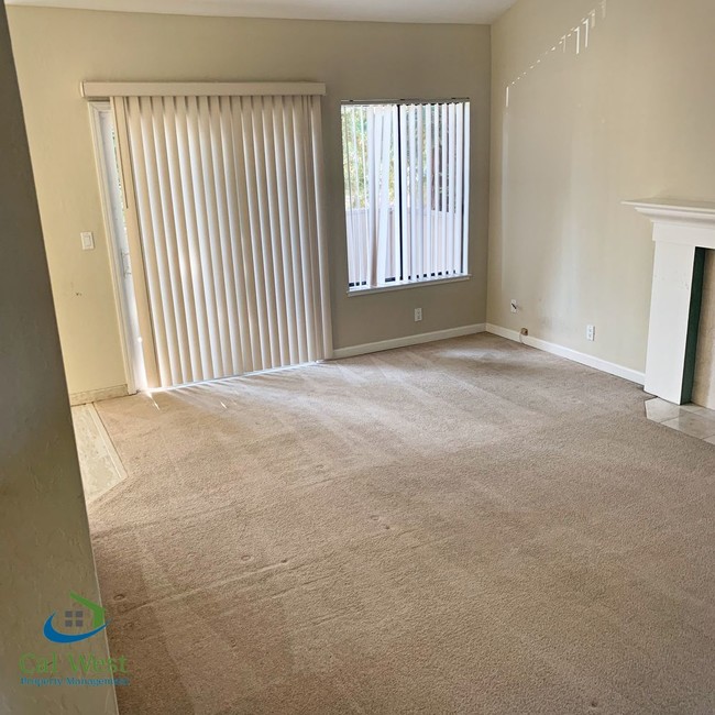 Building Photo - 887 Cherry Creek Cir