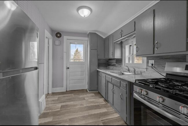 Building Photo - 97 Hamilton Pl