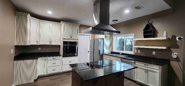 Foto del edificio - 6835 Purvis Ln