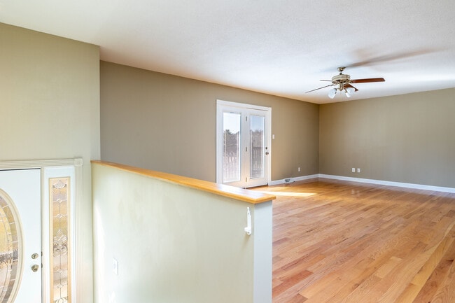 Building Photo - 908 Dartford Rd