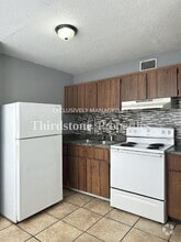 Building Photo - 1819 W 6th St