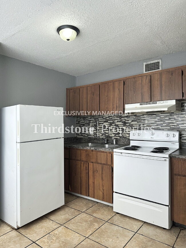 Photo - 1819 W 6th St Apartment