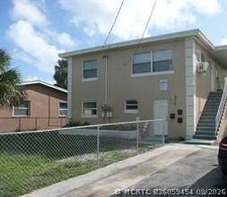 Building Photo - 516 20th St