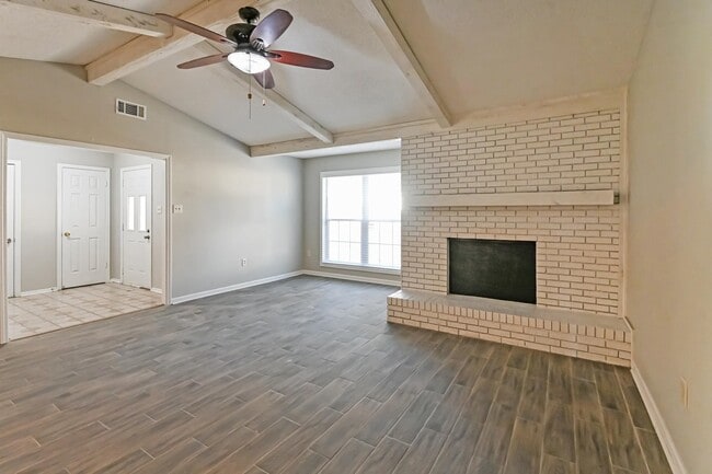 Foto del edificio - 4495 Bonnie Brae Dr