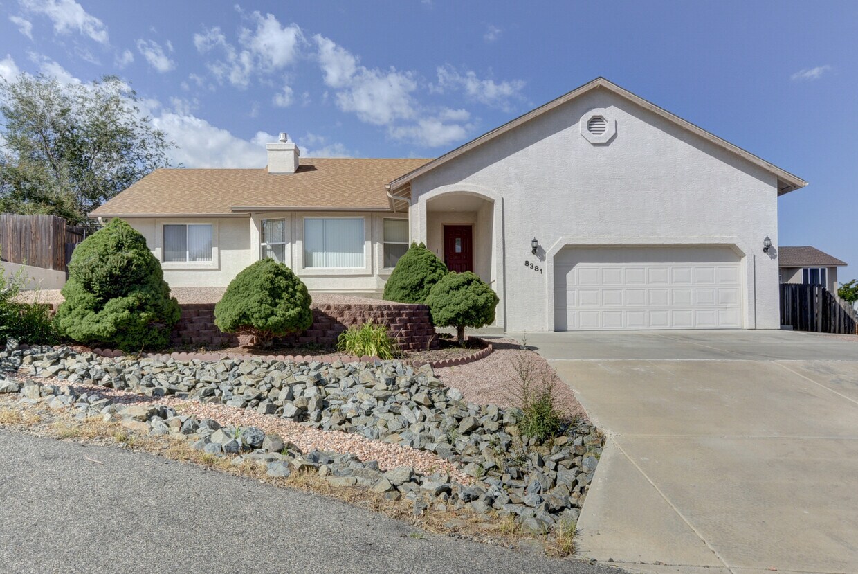 Primary Photo - 3 bedroom, 2 bath home in Prescott Valley!