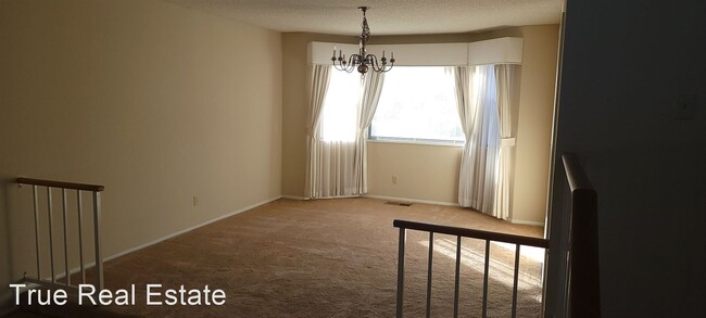 Foto del edificio - 4 br, 2.5 bath House - 4825 Pinesprings Dr