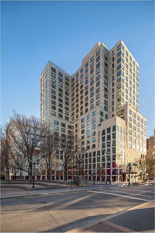 Building Photo - 1280 Fifth  apt. 15B