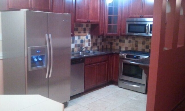 Foto del edificio - 649 Trace Dr