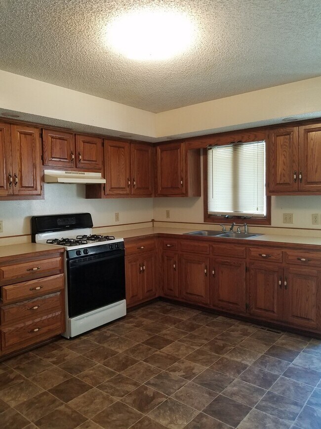 Foto del edificio - 405 E Adams St