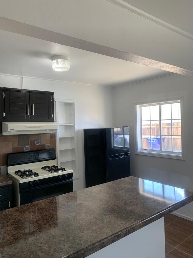 Foto del edificio - 524 N Mesquite St