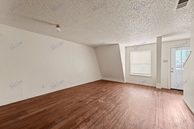 Foto del edificio - 2904 Ruidosa Ave