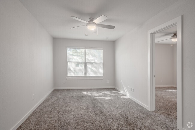1BR, 1BA - 660SF - Treemont Apartments