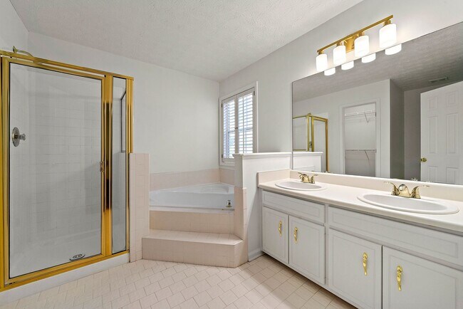 Foto del edificio - Live in Comfort & Style – 4BR Home with De...
