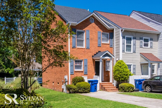 Foto del edificio - Spacious 2BR 2.5BA Townhome Ready now!