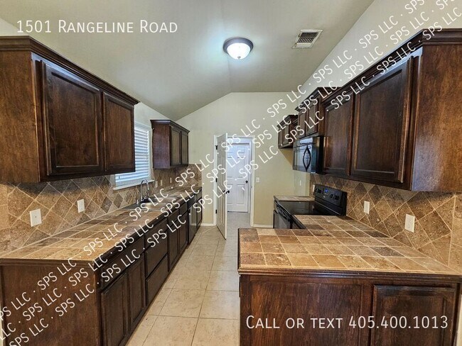 Foto del edificio - 1501 Rangeline Rd