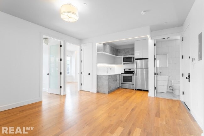 Foto del edificio - 56 Frost St