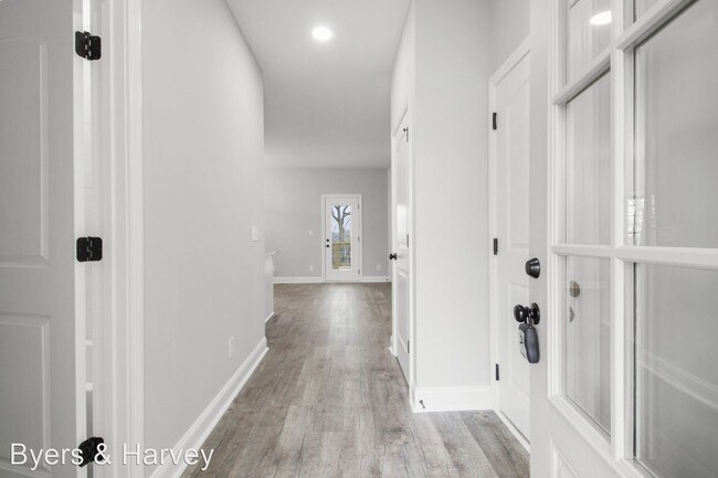 Foto del edificio - 4 br, 3 bath House - 2125 Powell Road