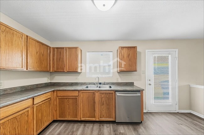 Foto del edificio - 10175 Cumberland Pointe Blvd