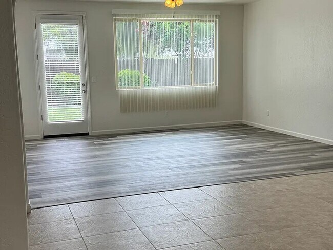 Foto del edificio - Beautiful Home! Move in ready!