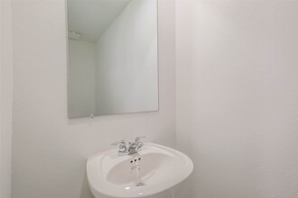 Building Photo - 6514 Linden Leaf Dr