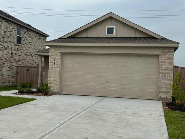 Building Photo - 5923 Standpiper Lp