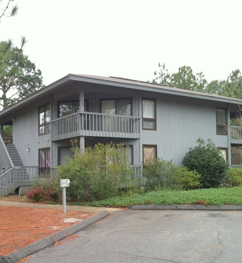 Primary Photo - 435 Foxcroft Cir