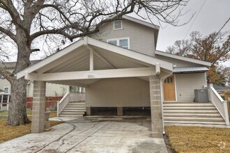 Building Photo - 901 W 15th 1/2 St